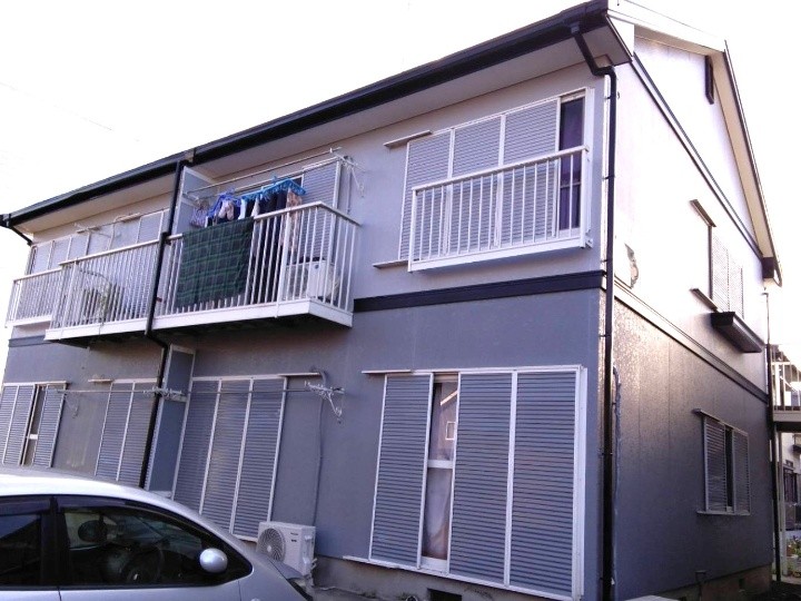 アパート3棟に「ヤネフレッシュSiで屋根塗装工事＋SK化研プレミアム無機で外壁塗装工事」を行い美観と耐候性を回復
