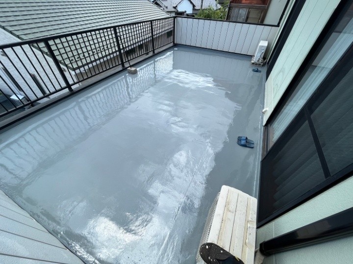 バルコニーの雨漏りを「DSカラーゼロのウレタン防水工事」したお住まい