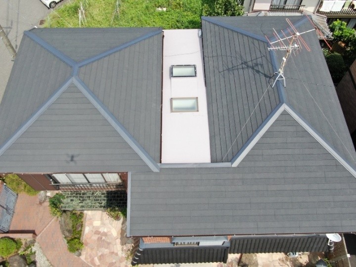 雨漏りする瓦屋根をディートレーディングのディプロマット（オニキス）屋根に葺き替え工事