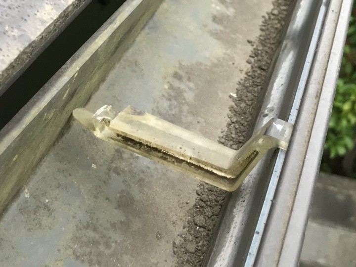 樋吊り金具（吊り具）の破損
