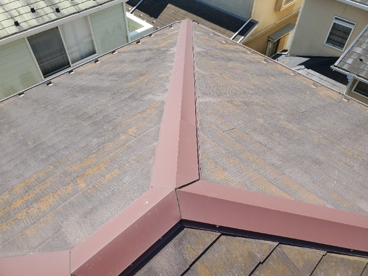 令和元年房総半島台風被害で飛散したスレート屋根の棟板金を交換工事