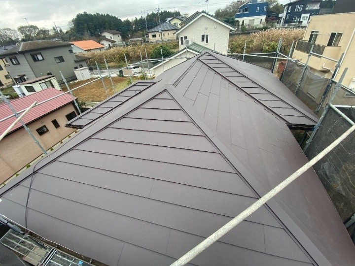 スーパーガルテクトで屋根カバー工法して谷部まで防水強化
