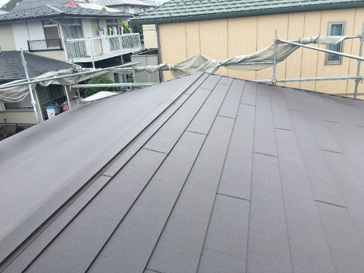 防水性低下したスレート屋根を金属屋根材「スーパーガルテクト」でカバー工事
