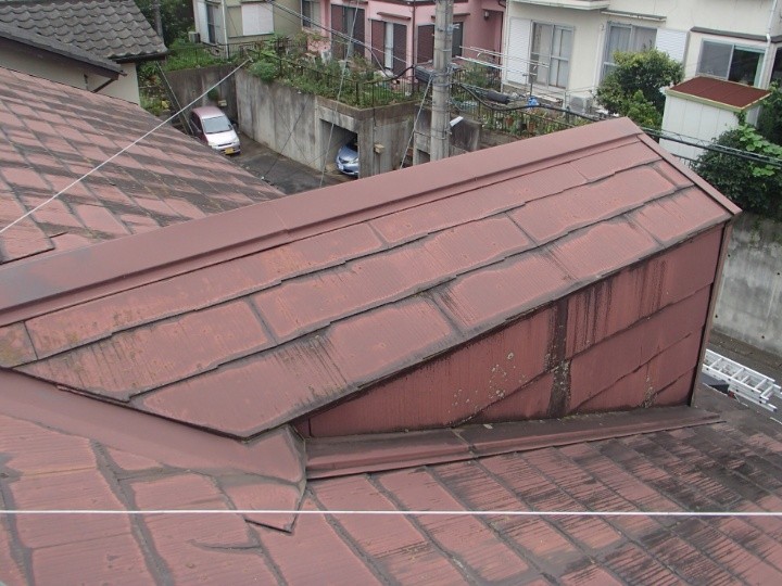 塗装工事前のスレート屋根