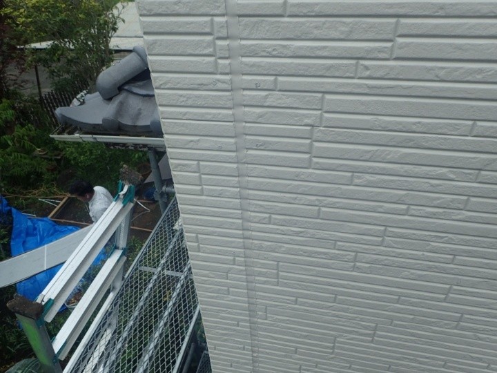 コーキング処理と外壁の仕上げ