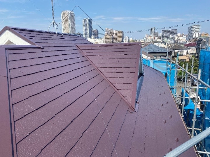 スレート屋根に「錆止め塗料＋ファインパーフェクトベスト」で塗り替え工事してメンテナンス