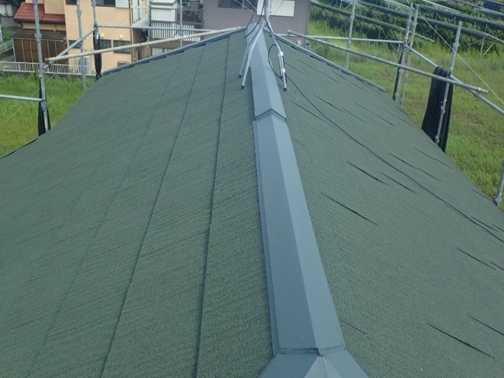 石葺き屋根材「スカイメタルルーフ」へ屋根葺き替え工事してリフォームしたお住まい