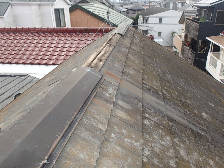 台風で飛散した棟板金
