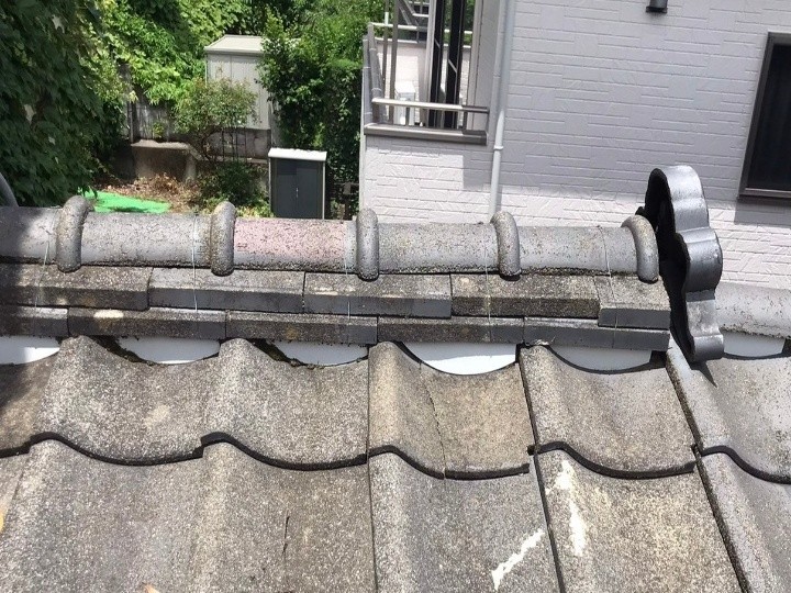 雨漏りした下屋根（瓦屋根）