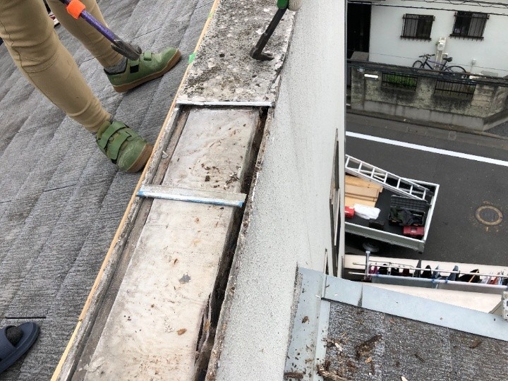 既存部の取り外しと天端の開放