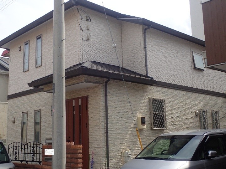 屋根外壁塗装工事前のお住まい