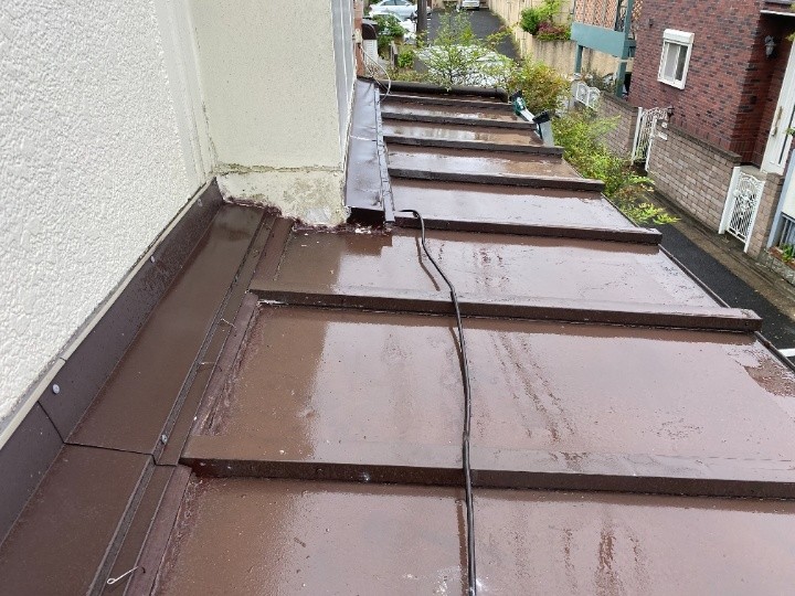 下屋根瓦棒屋根の状態