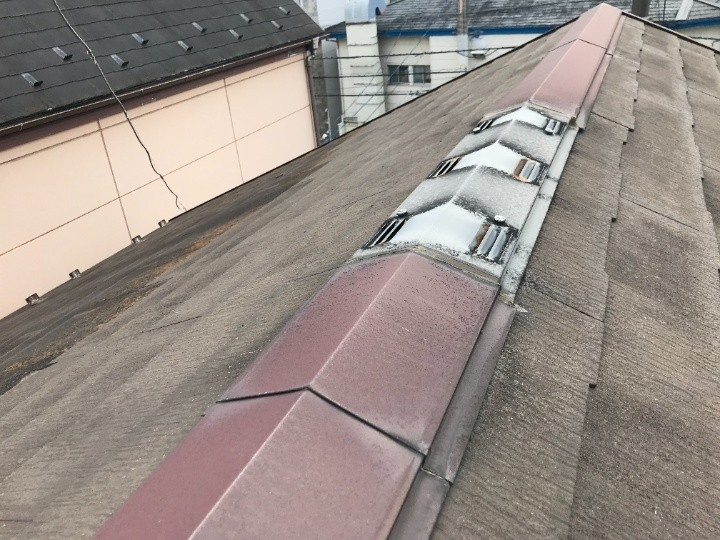 換気棟まわりの見た目の違いを確認