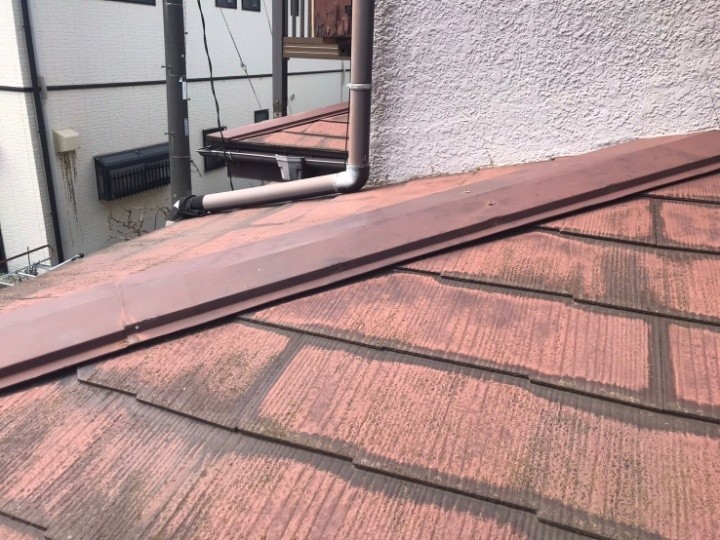 壁際部の板金劣化と隙間の発生