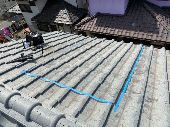 セメント瓦屋根に部分葺き直し工事したお住まい