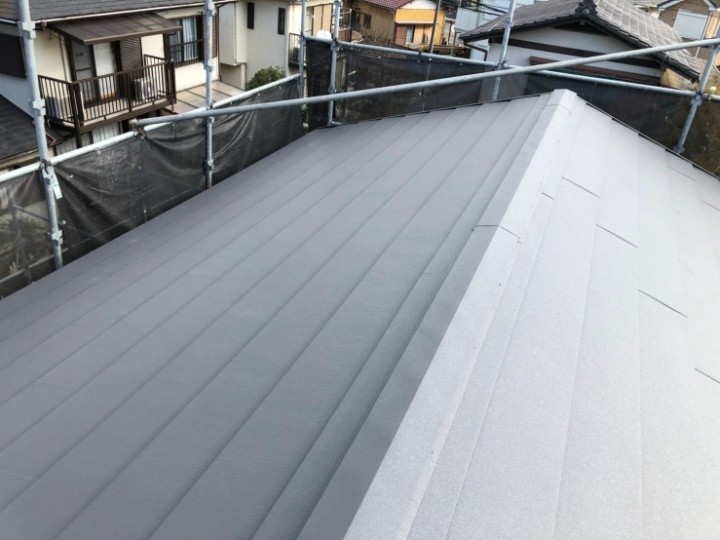 瓦屋根からスーパーガルテクト屋根へ葺き替え工事したお住まい