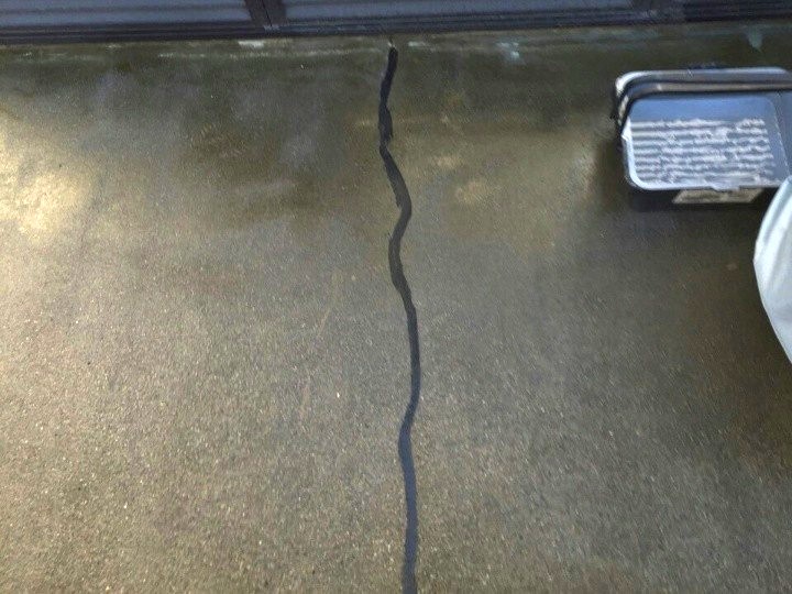クラック部のシーリング処理で割れを先に止める