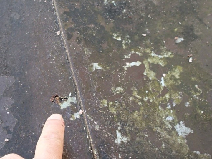 板金部の腐食と穴あき