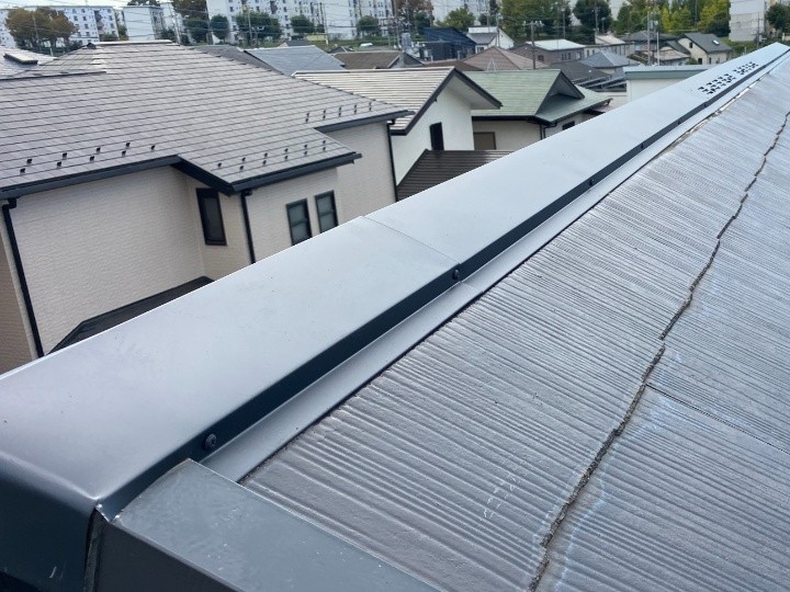 高耐久の樹脂製貫板（タフモック）を採用した棟板金交換工事を実施