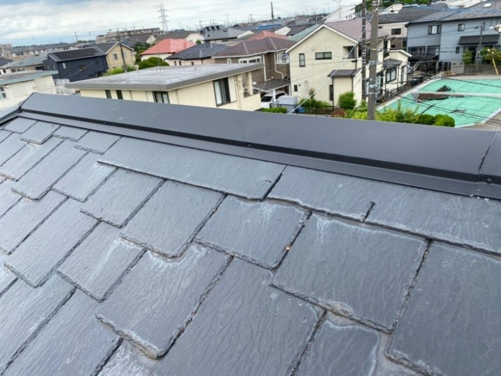 棟板金に「樹脂製貫板＋ガルバリウム」を採用した交換工事したお住まい