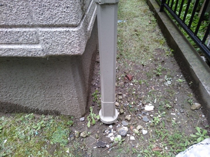 竪樋と地中配管の位置関係を確認