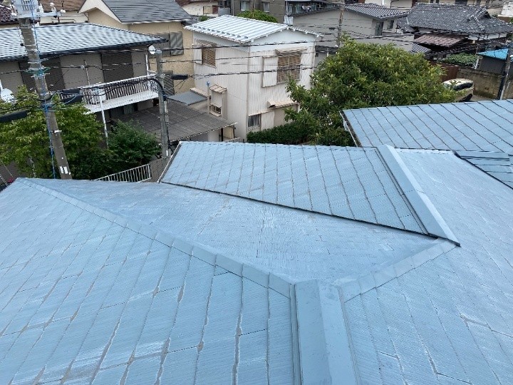 縁切り不足で雨漏りしたスレート屋根