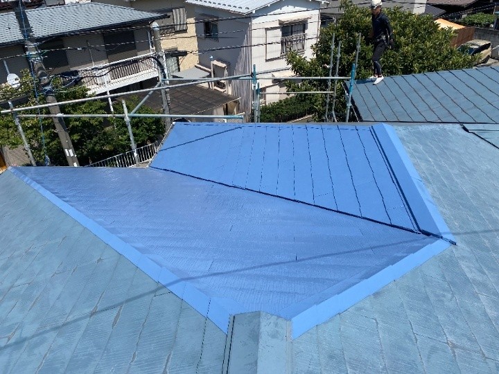 縁切り不足で雨漏りしたスレート屋根に「部分葺き直し工事＋屋根塗装工事」で根本解決