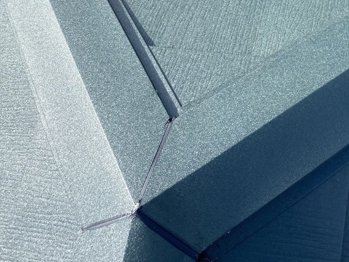 棟板金の継ぎ目への防水処理