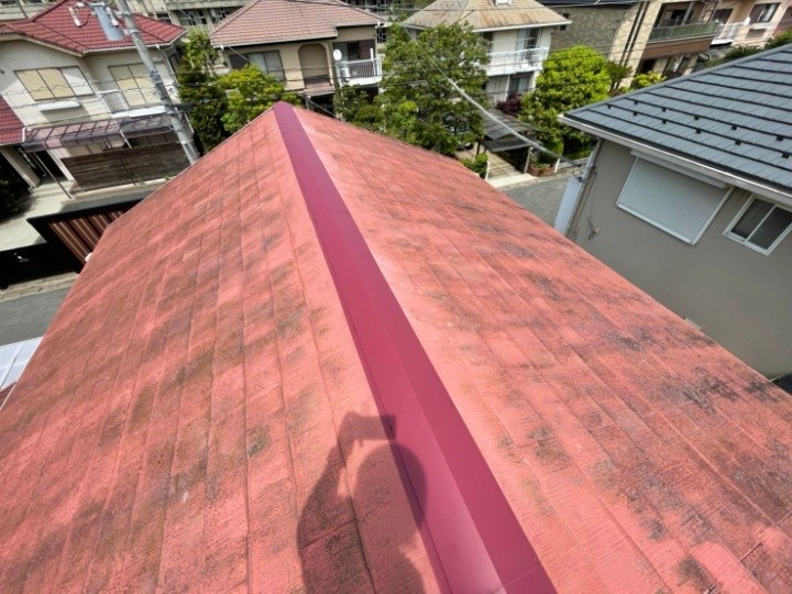 経年で錆が進行した棟板金に樹脂製貫板（タフモック）を採用した棟板金交換工事を施工