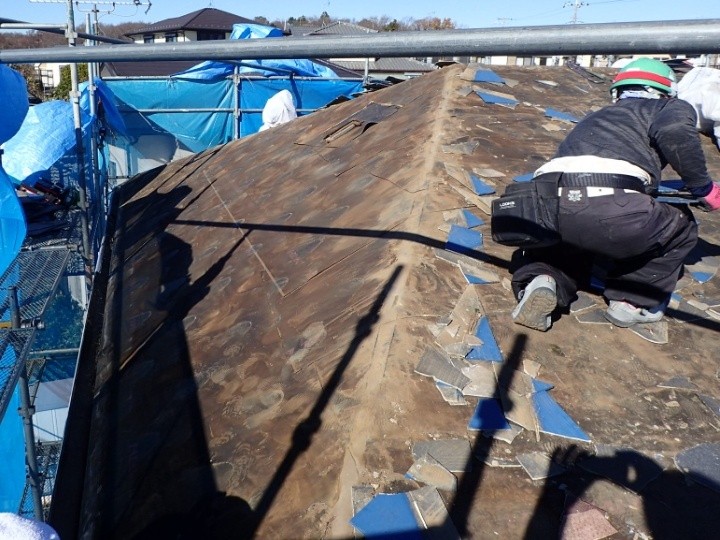 既存屋根材の撤去