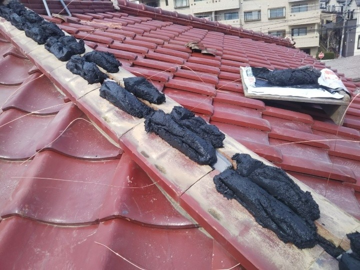 熨斗瓦の積み直し