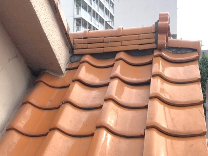 雨漏りした瓦屋根