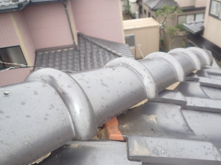 強風被害を受けた棟瓦