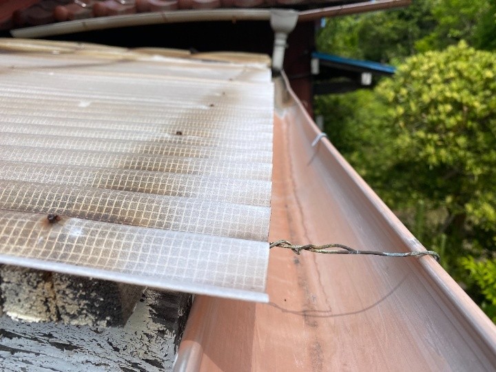 雨樋との取り合い不良