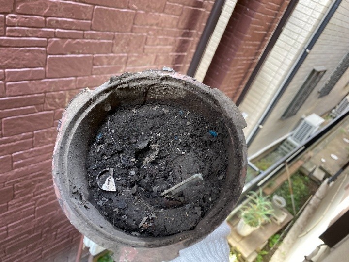 大量の汚泥の除去と内部清掃