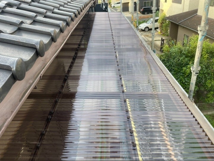 ベランダ屋根波板に火災保険を申請して「交換・下地補強」工事したお住まい