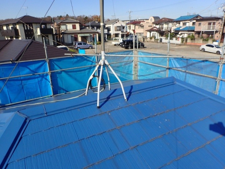 屋根材スーパーガルテクトを使用した屋根葺き替え工事する前のお住まい