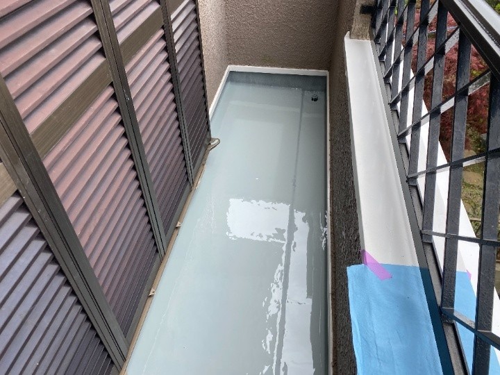 ウレタン防水（DSカラーゼロ）二層目の塗布