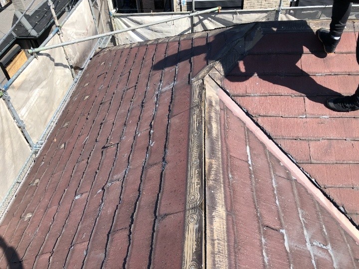 既存の棟板金・貫板・雪止め撤去でフラットな下地へ