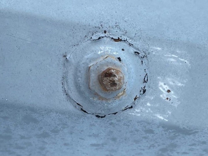 ボルト周辺に見られたサビの発生