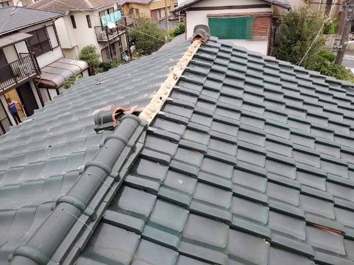 令和元年房総半島台風で崩れた瓦屋根