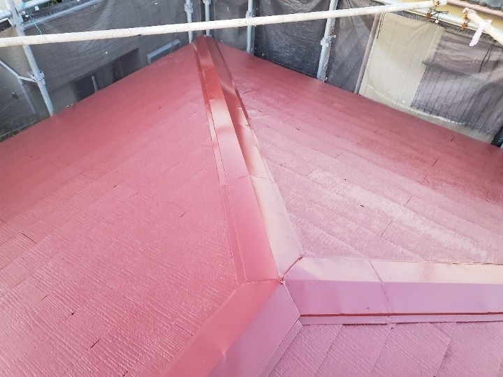 令和元年房総半島台風で損壊したスレート屋根に「棟板金交換工事と屋根塗装工事」を併せて施工