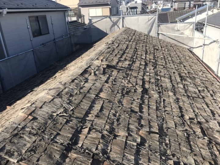既存屋根材の撤去と下地の状態確認