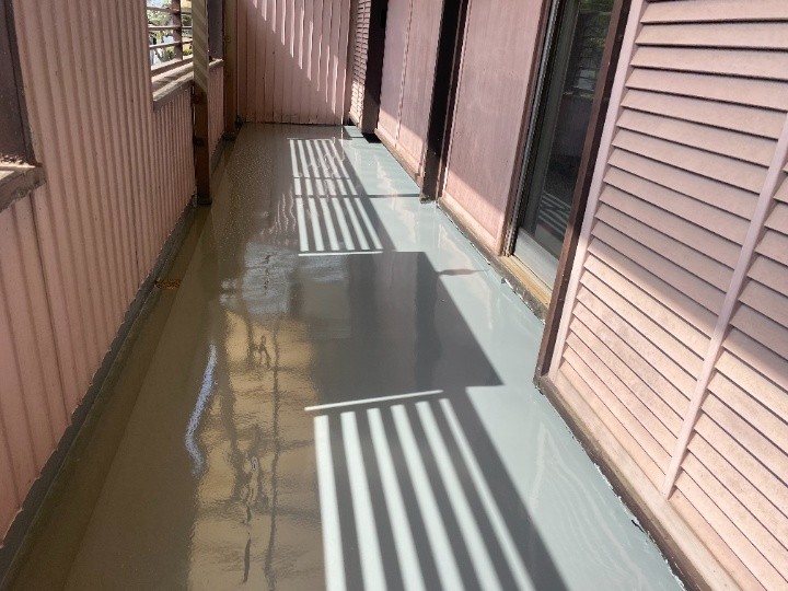 ベランダの雨漏りを排水ドレン補修も行った「ウレタン防水工事」で再発防止