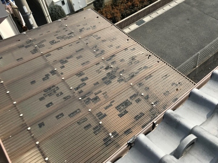 上から見えた固定部周辺の傷み