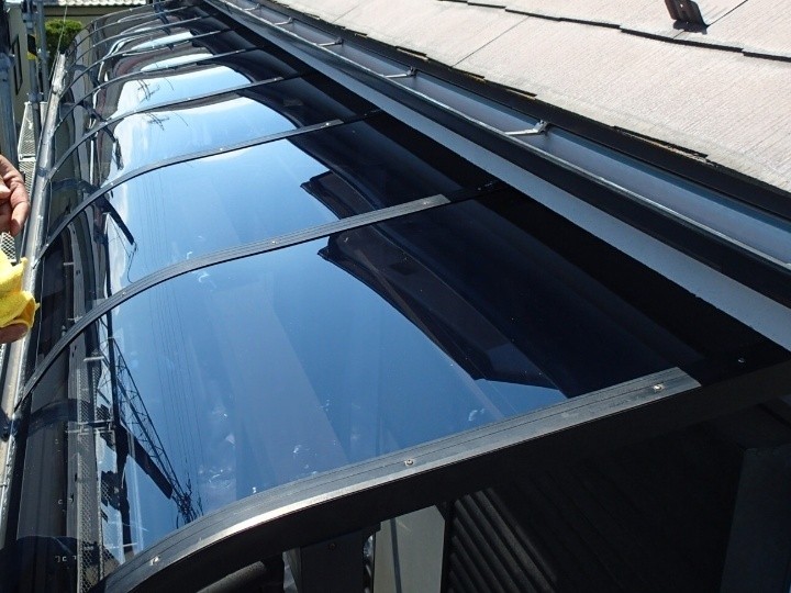 ベランダのポリカーボネート屋根を新しく張り替え工事したお住まい