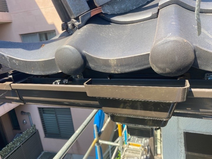 集水マスと竪樋の設置