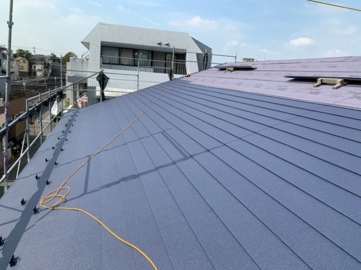 新規屋根材スーパーガルテクトの施工