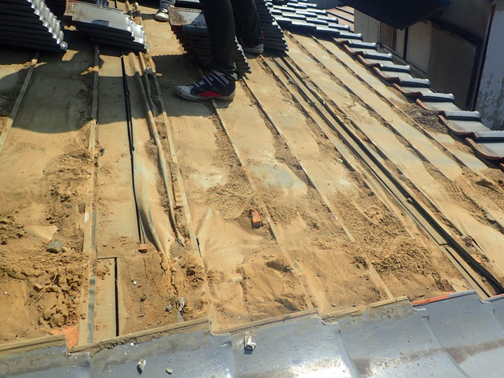 街の屋根やさんの葺き直し工事