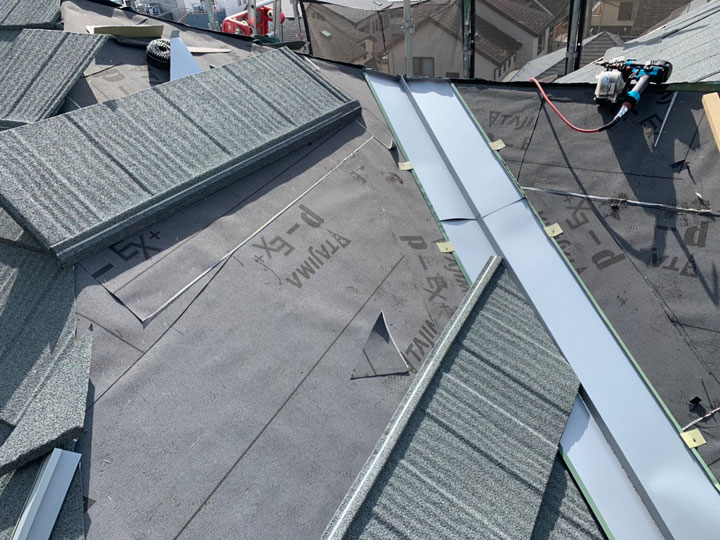 ジンカリウム鋼板屋根材